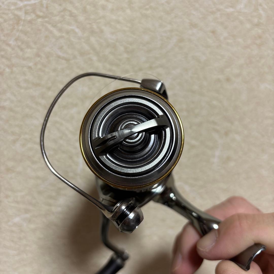 【極美品】シマノ 18ステラC2000SHG早い者勝ち