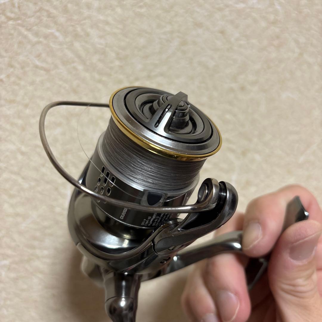 【極美品】シマノ 18ステラC2000SHG早い者勝ち
