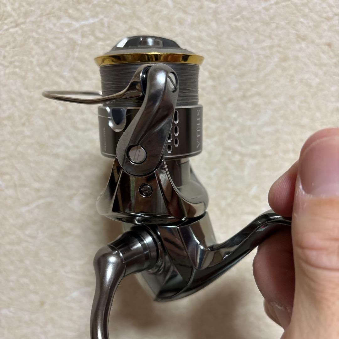 【極美品】シマノ 18ステラC2000SHG早い者勝ち