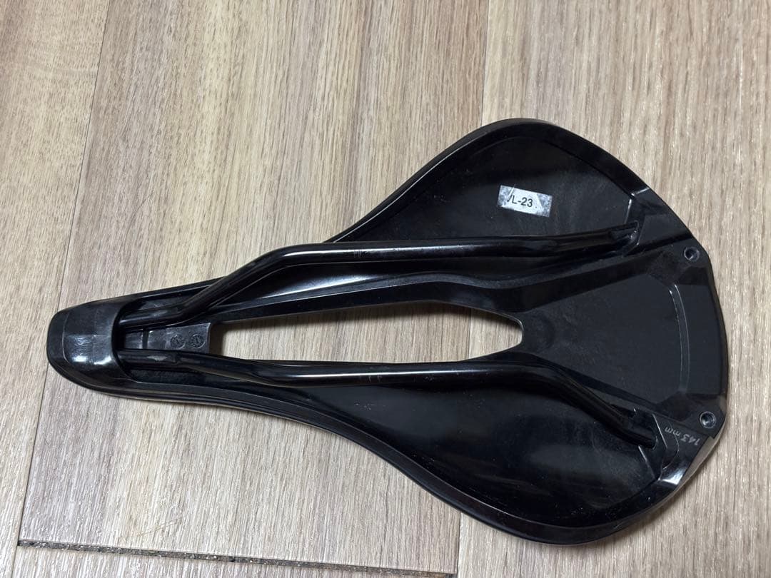 スペシャライズドサドル　143mm