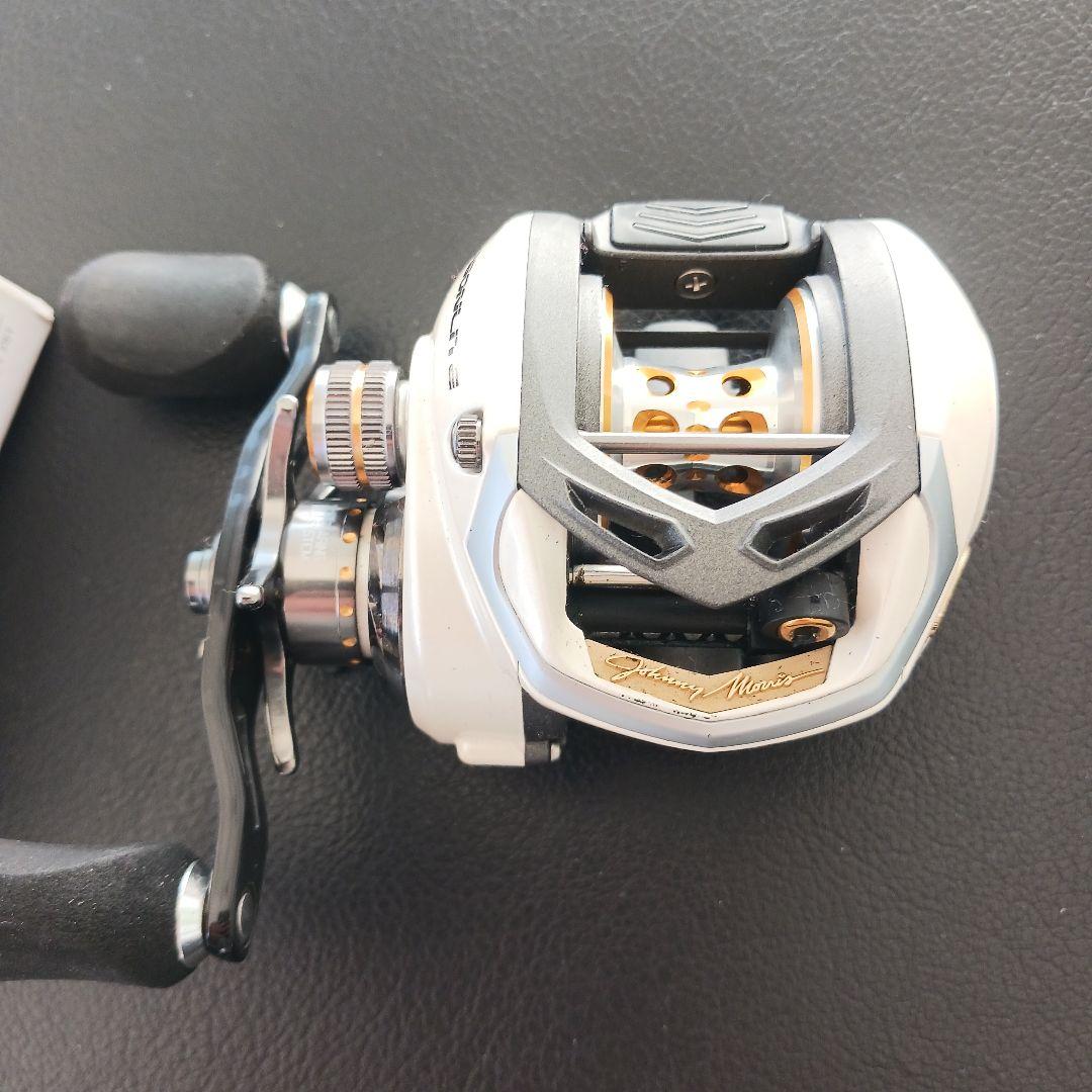 バスプロショップス　ジョニーモリス CARBONLITE 両軸リール 5.8oz
