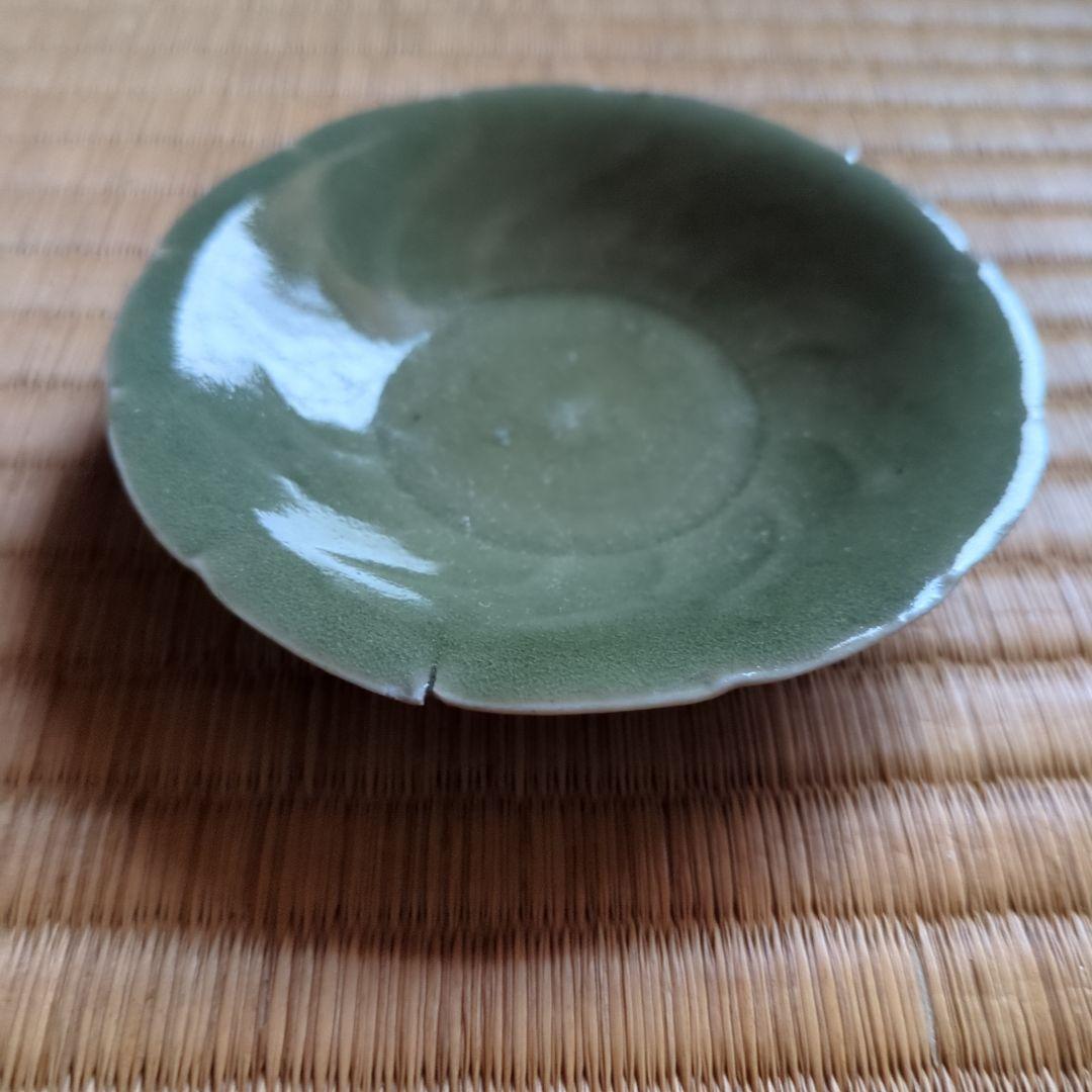 緑色 花形 陶器皿 青磁