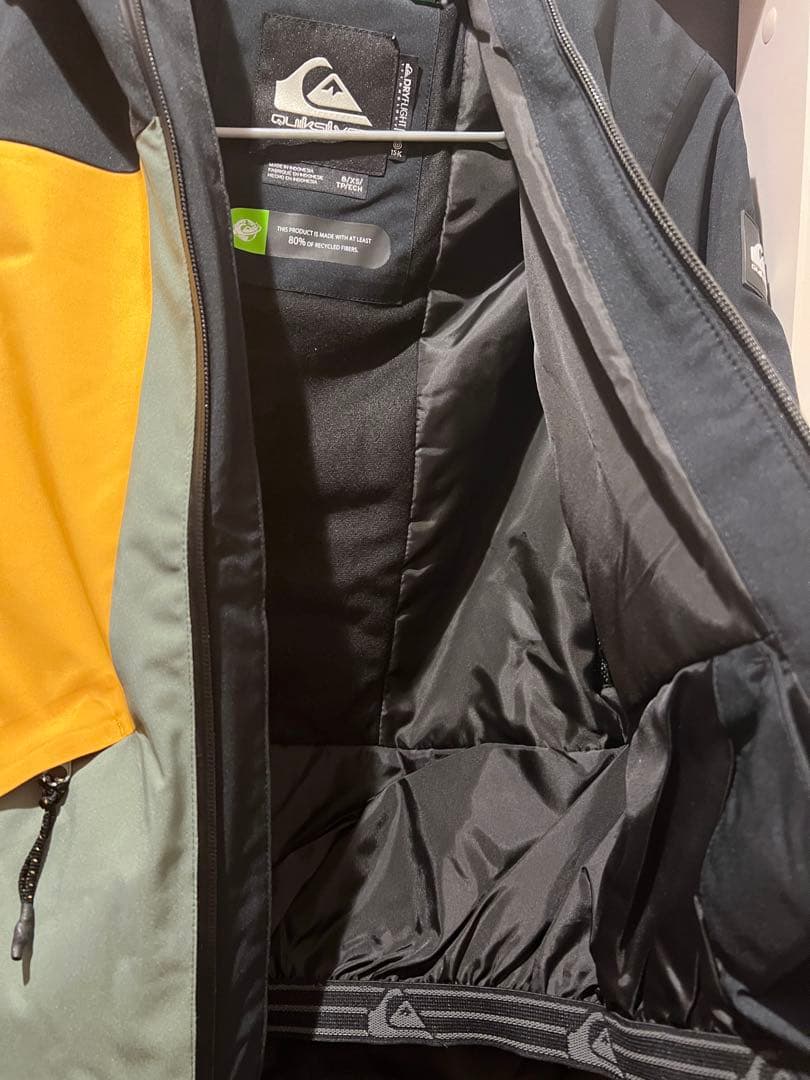130cm Quiksilver 新品 子ども用 スノーボードウェア 上下セット