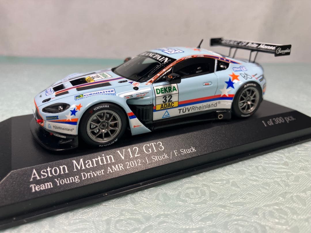 ミニチャンプスAston Martin V12 GT3 2012年300台限定