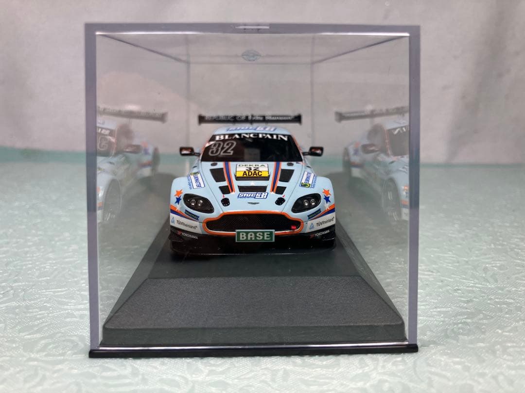 ミニチャンプスAston Martin V12 GT3 2012年300台限定