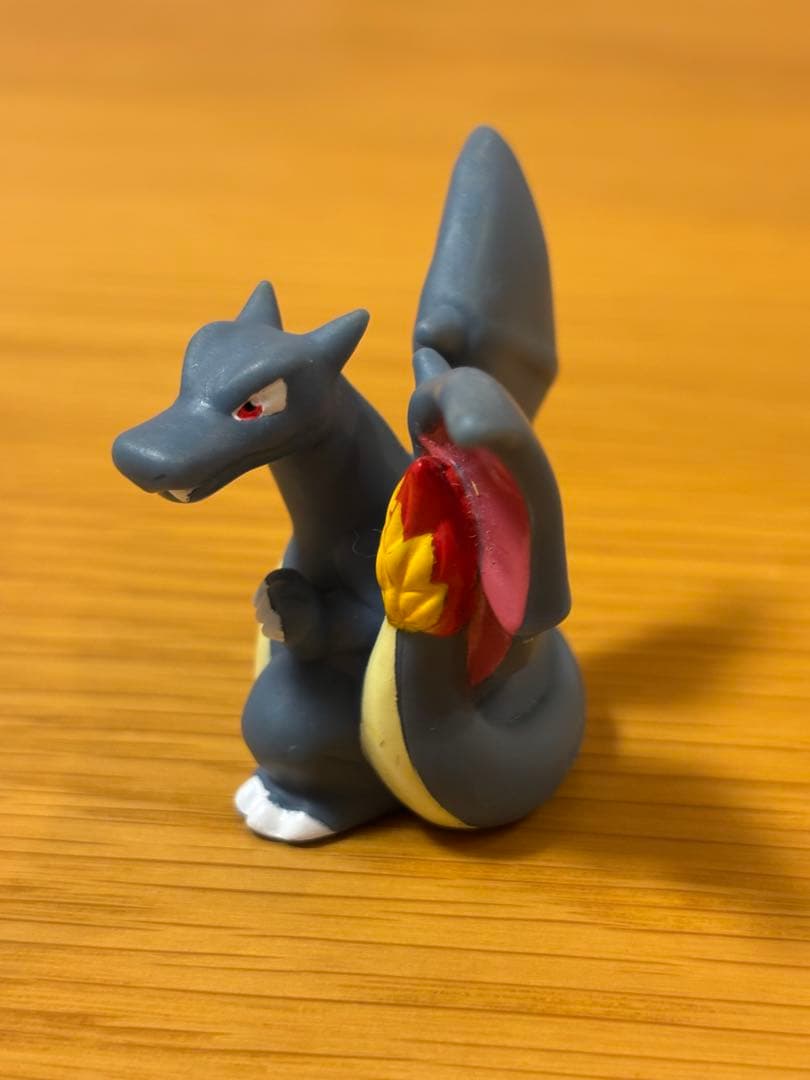 ポケモンフィギュア　指人形　リザードン 色違い