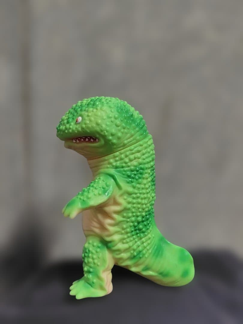 サンシロー 若草色 デザフェス限定 ピコピコ 怪獣 ソフビ サンショウウオ