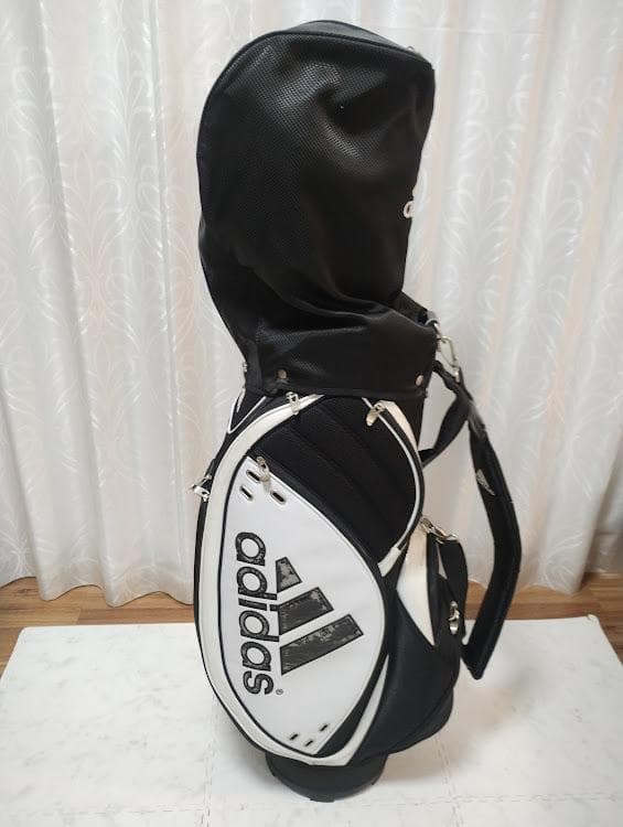★コースデビューOK★　adidas ゴルフバッグとクラブセット