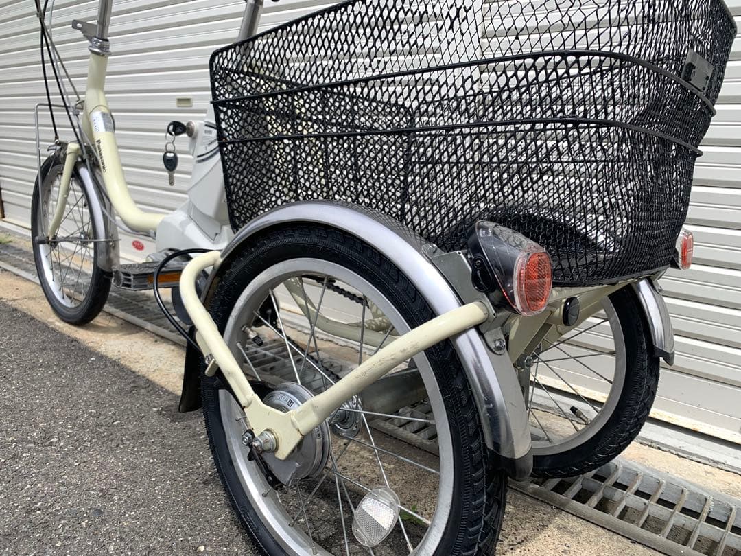 送料無料 Panasonic電動三輪自転車 8.9Ah 長押し4点灯 動作確認済