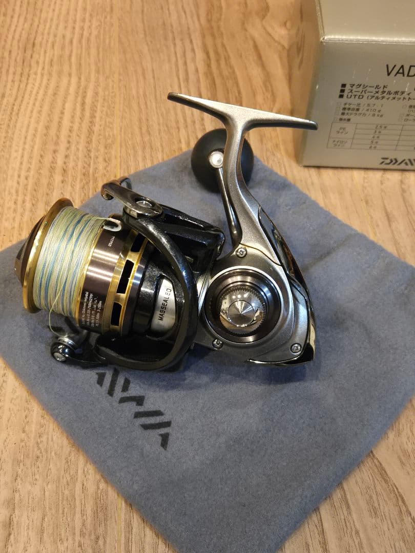 DAIWA　ダイワ　VADEL 4000H スピニングリール