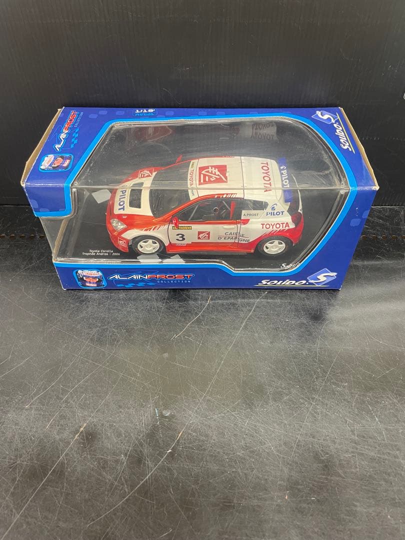 ソリド 1/18 トヨタ カローラ SOLIDO ミニカー　pilot