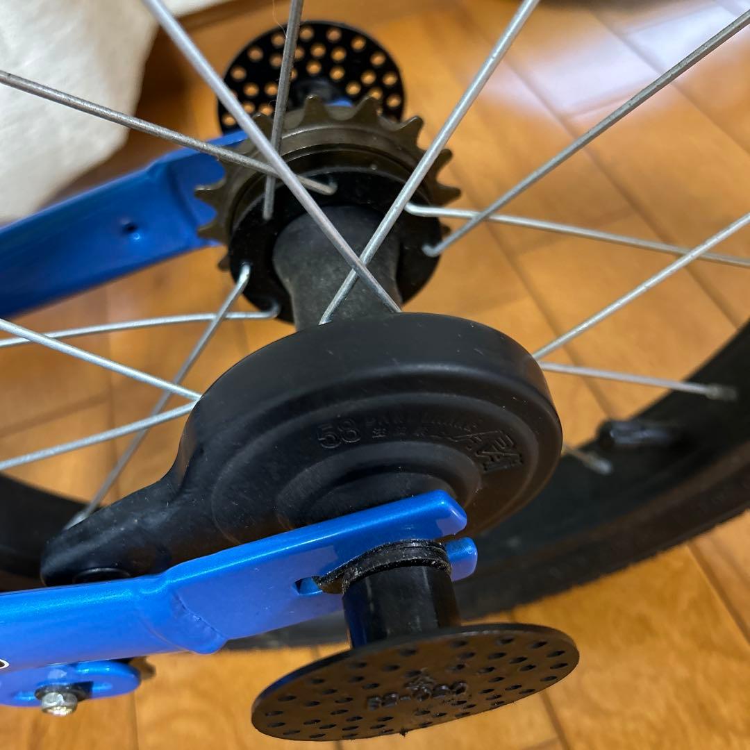 STRIDER14x 青　キックスタンド・未使用ペダル付き　空気入れ付き