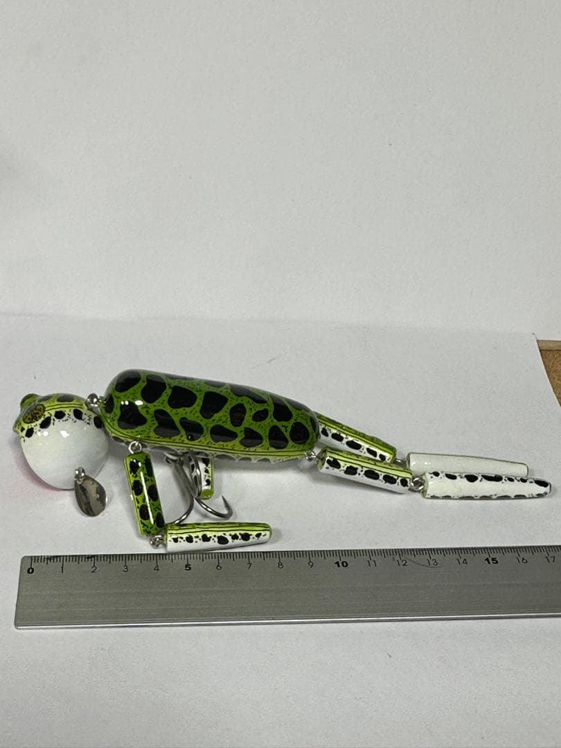 カエル型トップウォータールアー