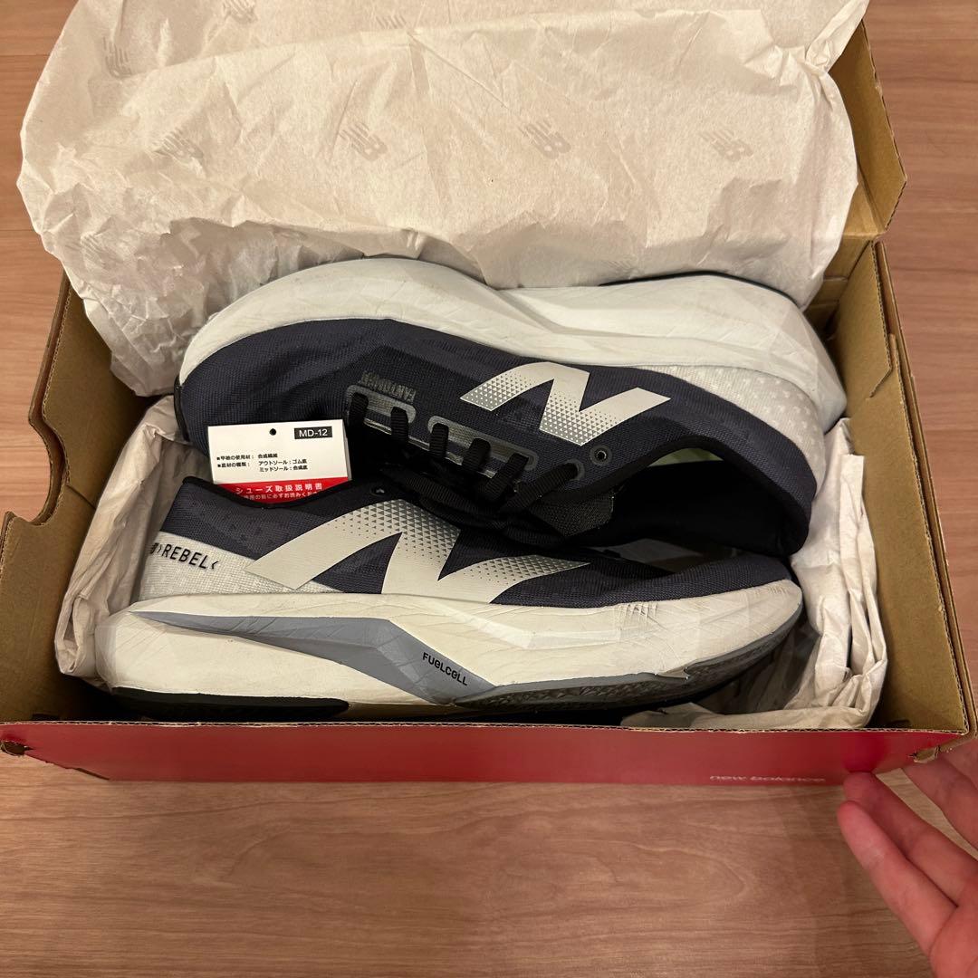 New Balance FuelCell V4 27.0cm ネイビー