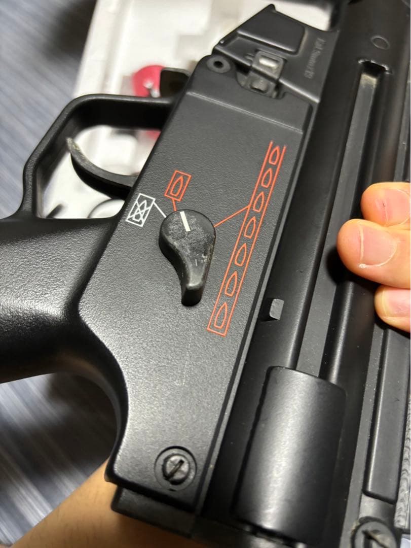 【動作確認済み】東京マルイ18禁電動ガンMP5K バッテリー充電器付き
