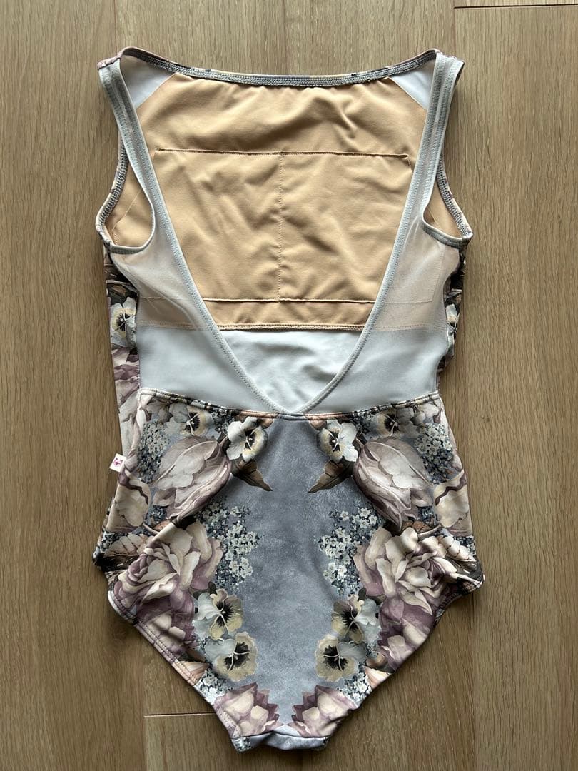 unoa レオタード　デガジェ　Mサイズ