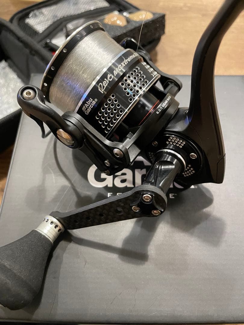 美品　REVO MGXtreme 3000SH スピニング レボ　　　zenon