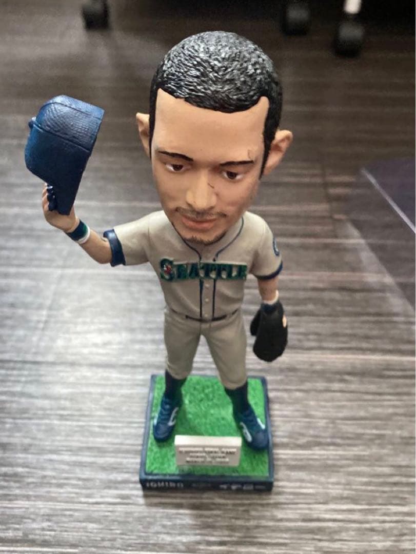イチロー 引退試合記念 ボブルヘッド 2019 首振り人形