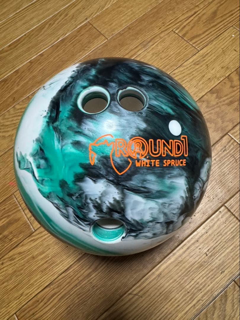 ROUND1 ボウリングボール WHITE SPRUCE & RED HAWK