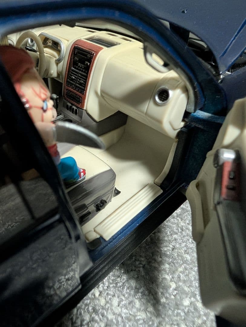1/18 フォード FORD エクスプローラーExplorer 　ミニカー