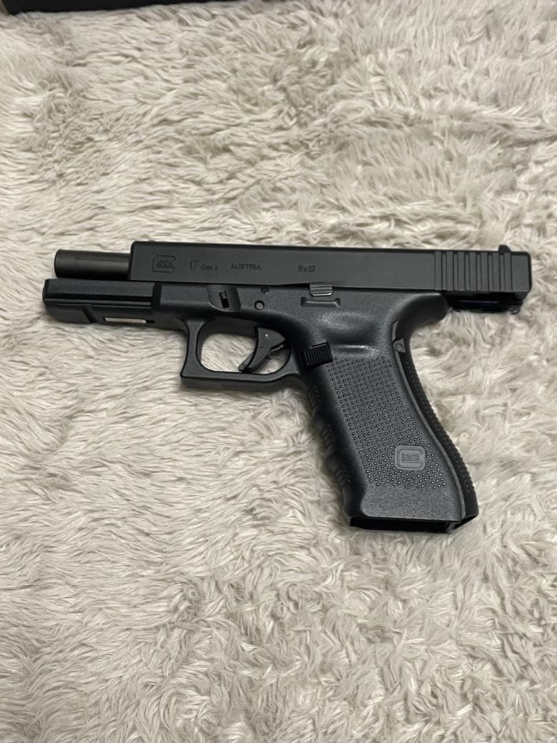 美品　東京マルイ ガスブローバック グロック17 Gen.4 カスタム