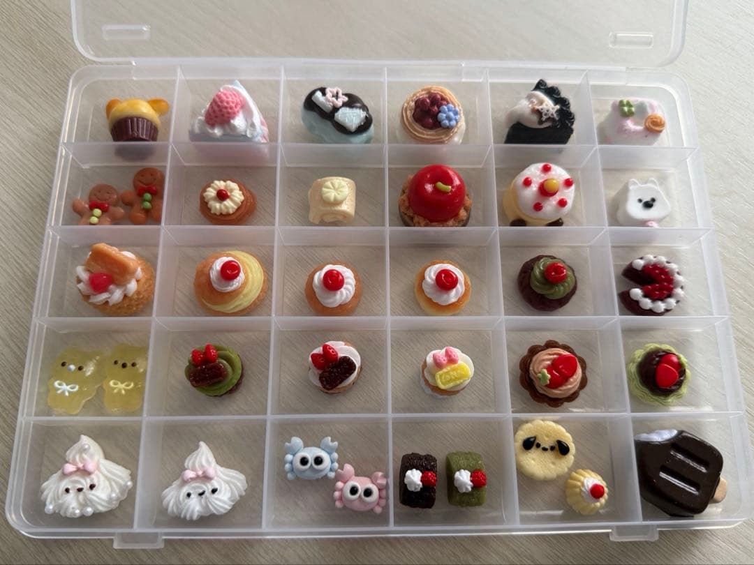 squeeze ミニスクイーズ　スイーツ　ケーキ　動物　収納ケース付き　35点
