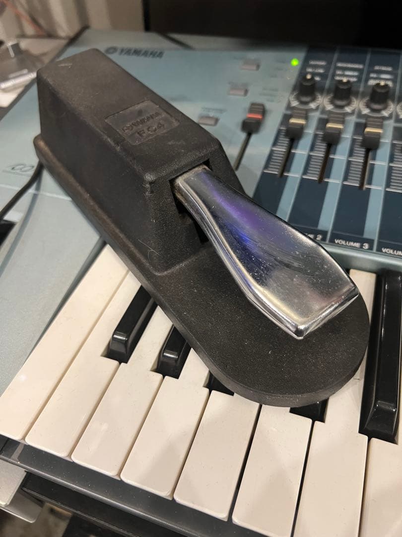 Yamaha MOTIF XS7 シンセサイザー 76鍵　ペダル付き　再見直し