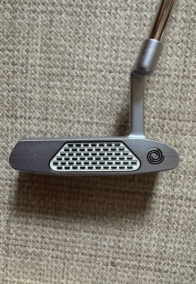 ODYSSEY STROKE LAB ONE ピン型パター