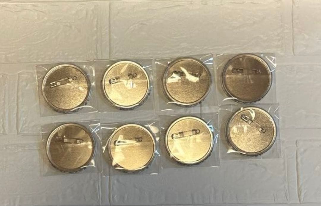 カラフルピーチ　からぴち　どぬく　ぱらぴち　缶バッジ　８個