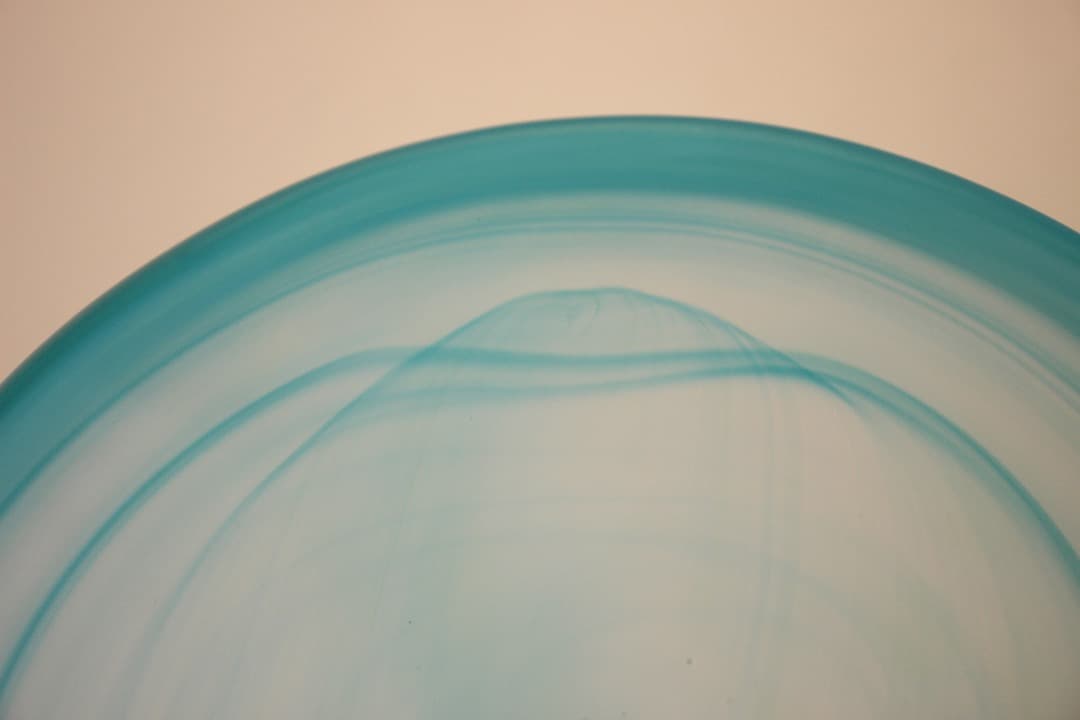 未使用　Sghr　スガハラ　菅原工芸硝子　ナツ　２４cm　丸皿　ブルーフロスト