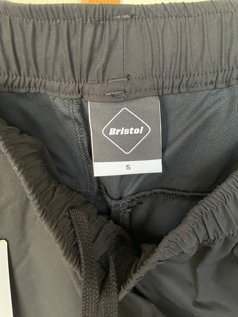 【新品】F.C.Real Bristol ハーフパンツ ブラック