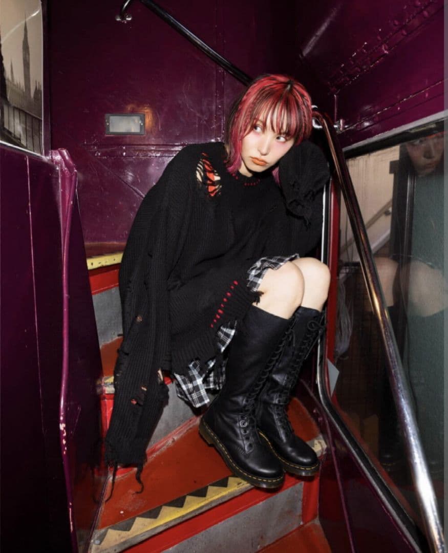 LiSA CANDY STRIPPER コラボダメージニット 長袖 黒