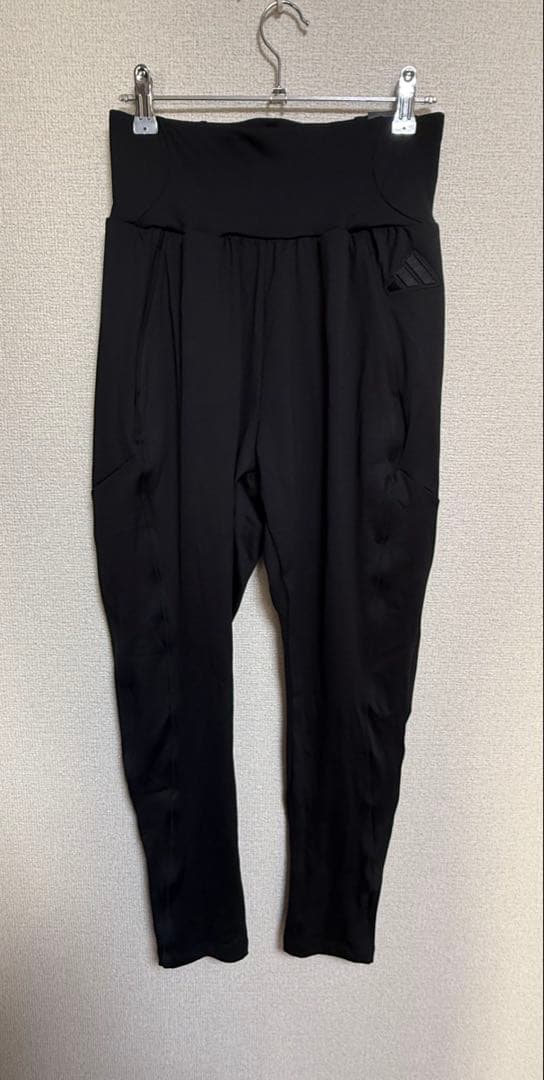 最終値下　adidas ルーズフィット テーパードレッグ 黒ジャージパンツ　XL