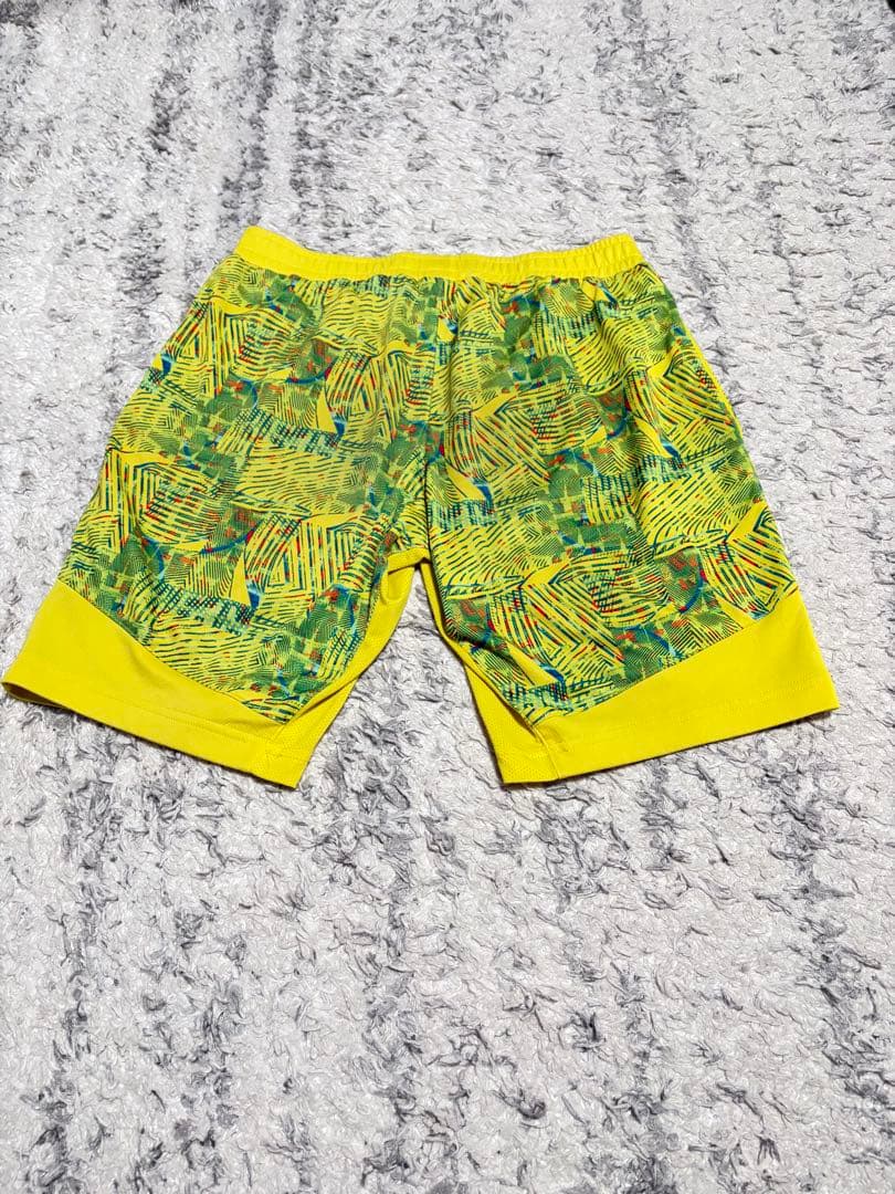 バドミントン　ハーフパンツ　ヨネックス　Mサイズ YONEX