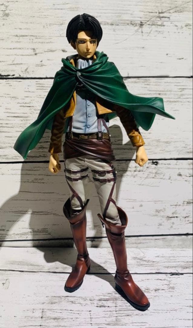 進撃の巨人　リヴァイ　フィギュア　3点セット！