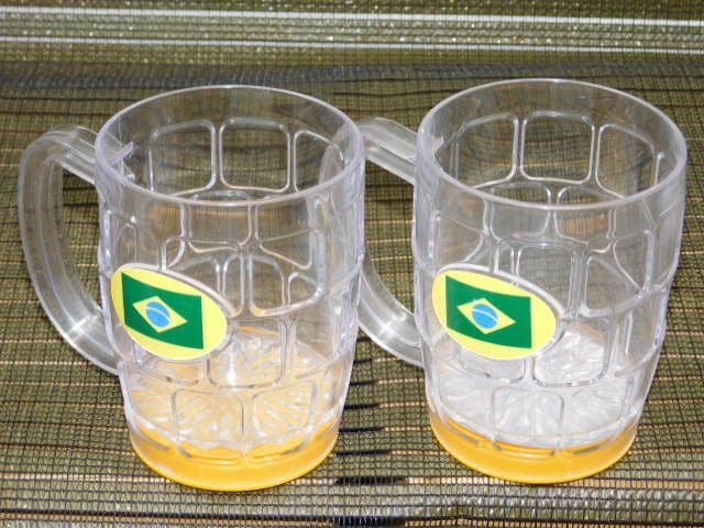 ★最終価格★ブラジル国旗ビール用光るコップ ＆コリンチャンスプラスチックコップ