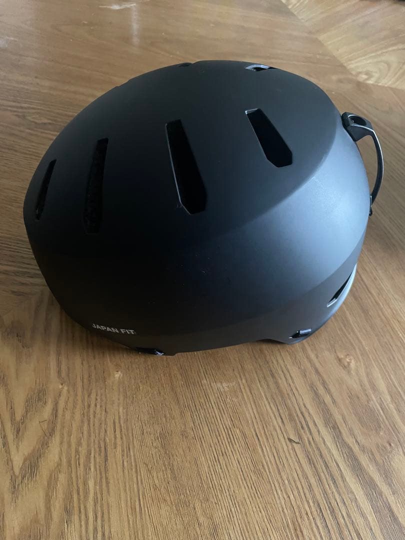 美品　Bern ヘルメット　黒　サイズ　japan M 59㎝〜60.5㎝