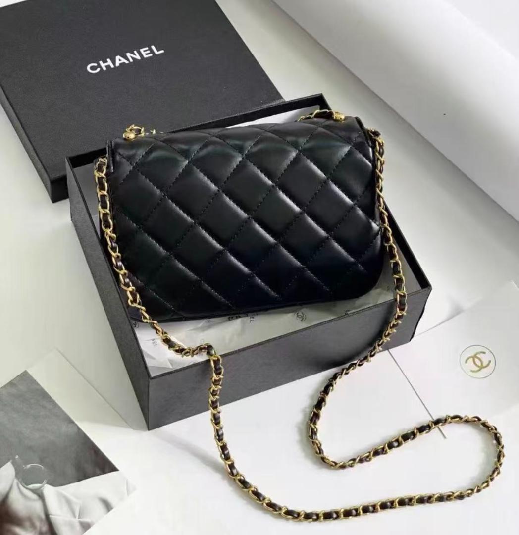 美品、お手頃価格 ブラック ショルダーバッグ