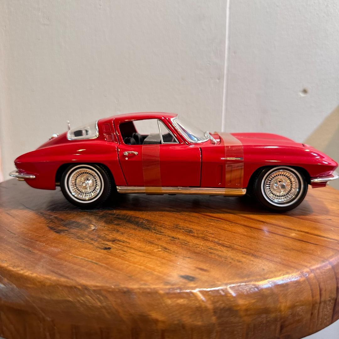 ミニカー 1965 MAISTO CHEVROLET CHEVYCORVETTE 1/18