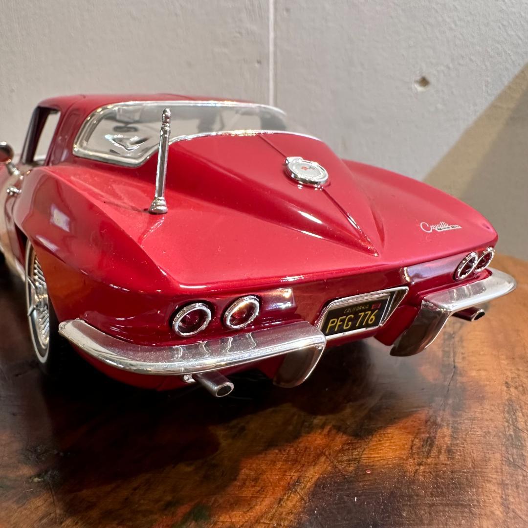 ミニカー 1965 MAISTO CHEVROLET CHEVYCORVETTE 1/18