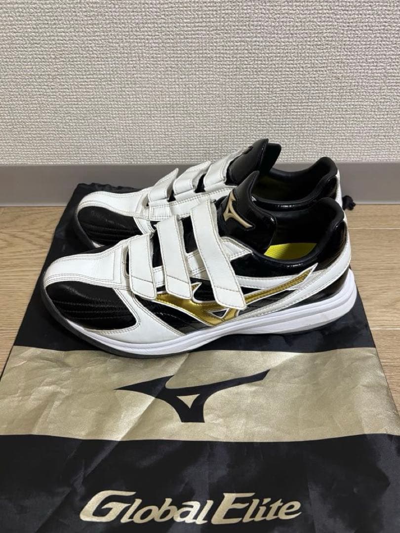 《27.0》Mizuno Global Elite トレーニングシューズ