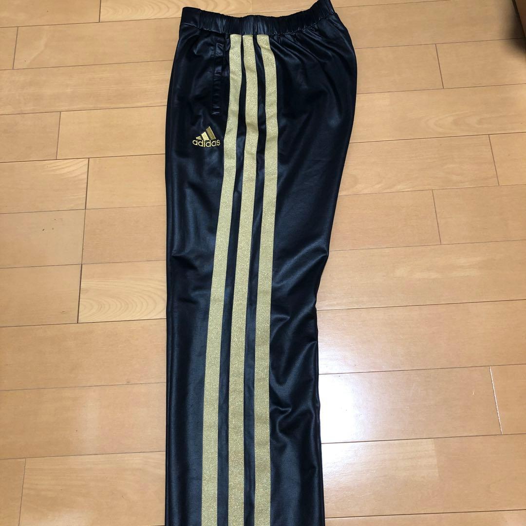 【3/21 取下げ】adidas ジャージ　黒×金　アディダス　セットアップ