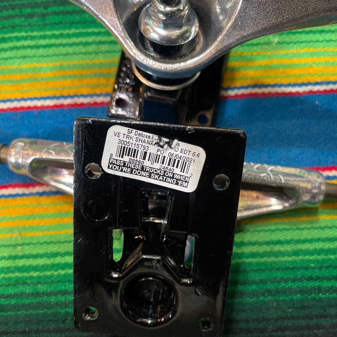 スケートボード トラック 5.6 インチ シルバー