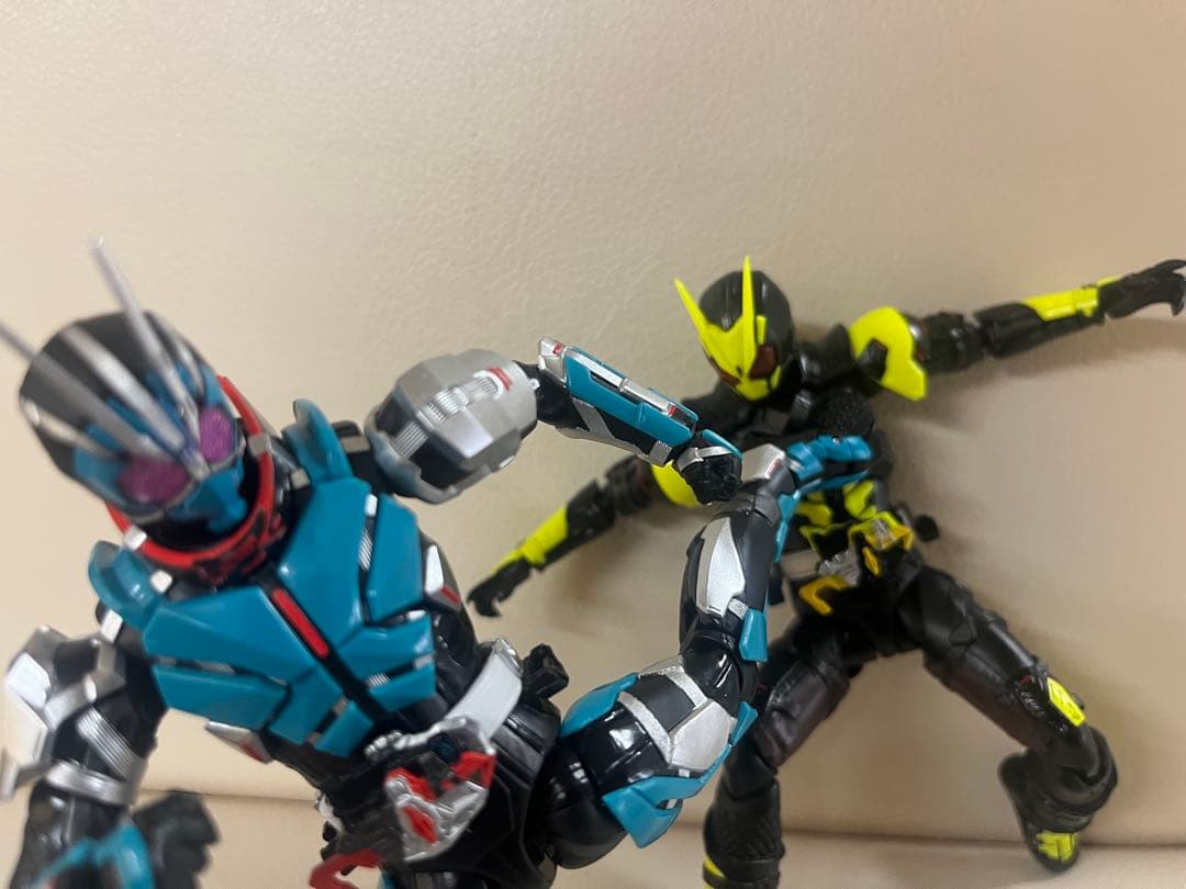 S.H.Figuarts 仮面ライダーゼロゼロワン ライジングホッパー 001