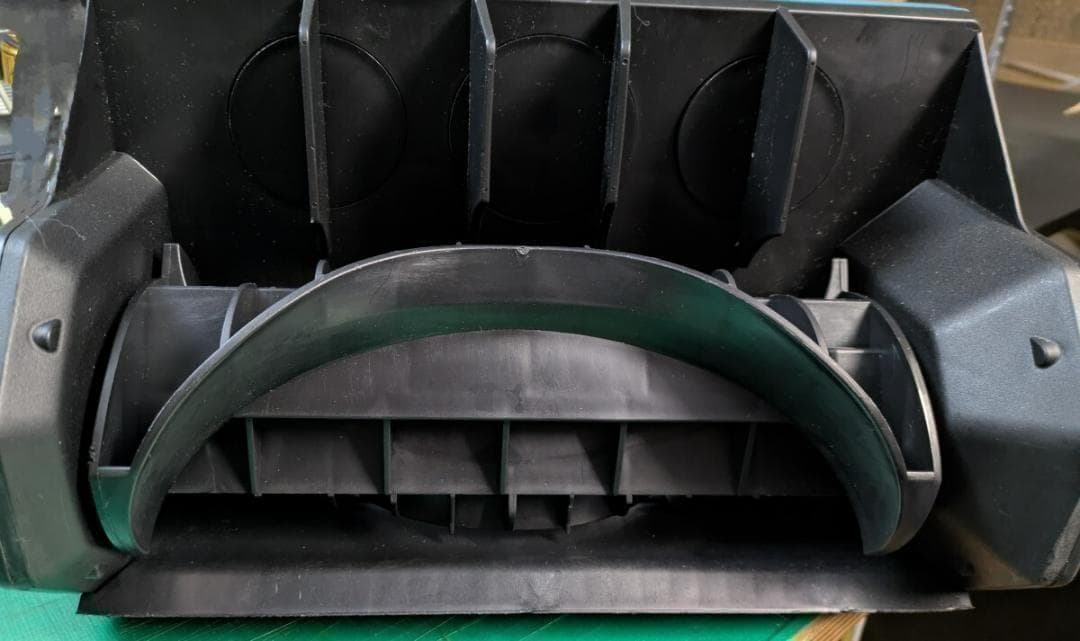 使用品 【専用バッテリー2個+専用充電器付き】 電動除雪機 除雪機 スノーショ