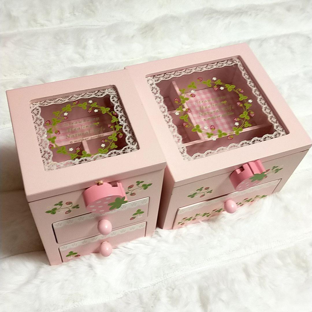 未使用品　ピンクいちごミニチュア収納ボックスミニチェスト＋苺キャニスターの３点