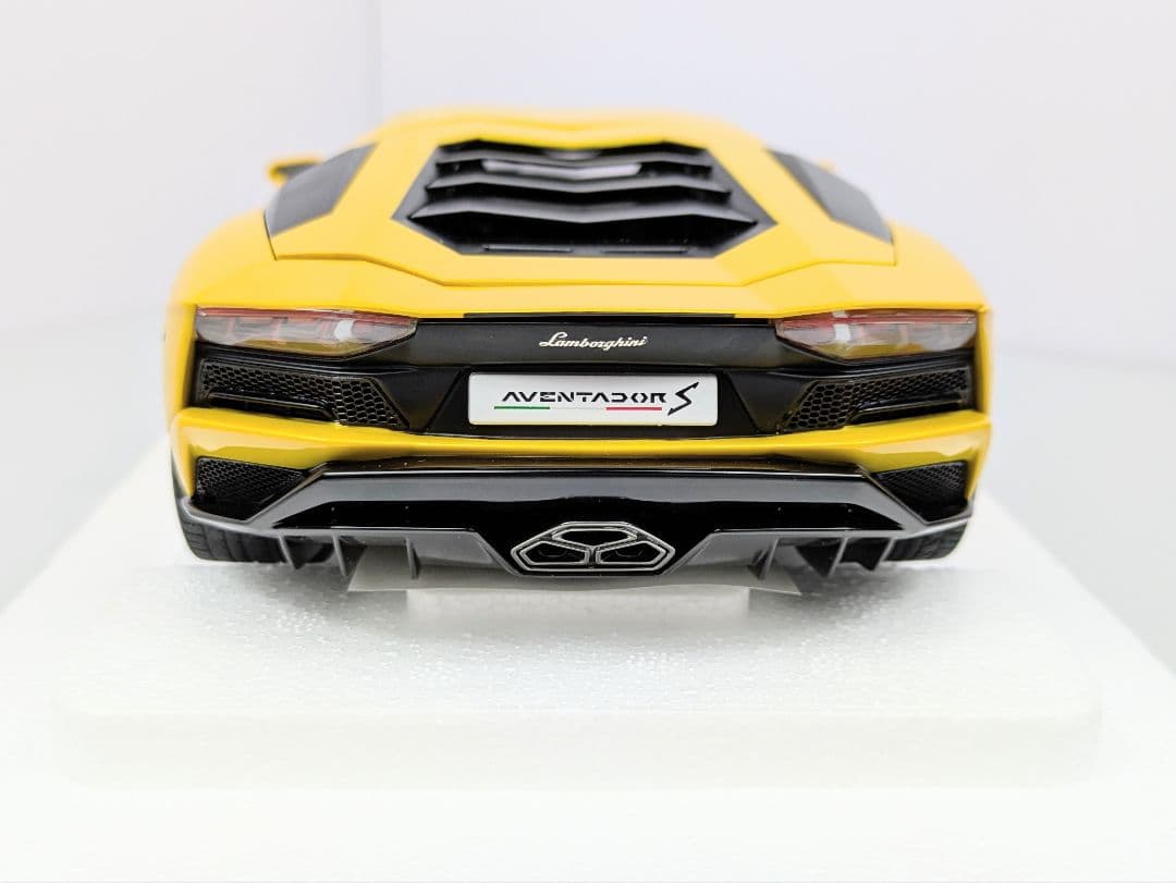 ミニカー 1/18 オートアート ランボルギーニ アヴェンタドール S イエロー