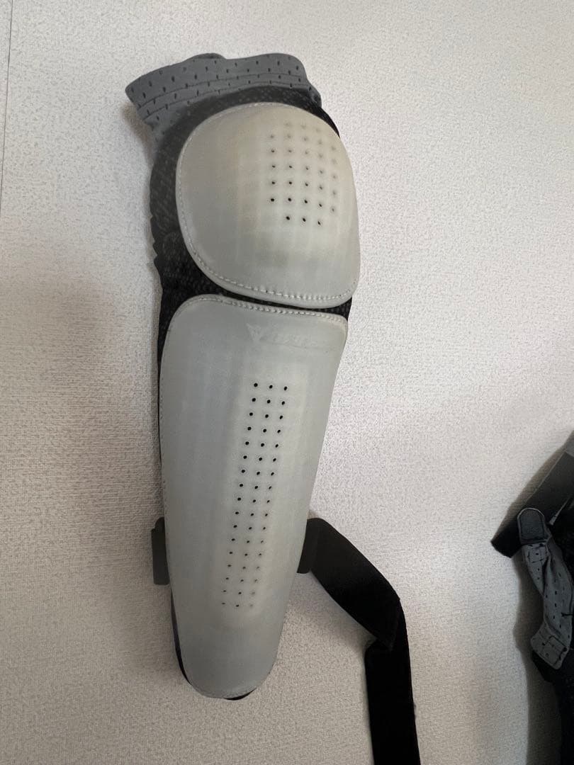 Dainese プロテクター メッシュ＋膝プロテクター付き