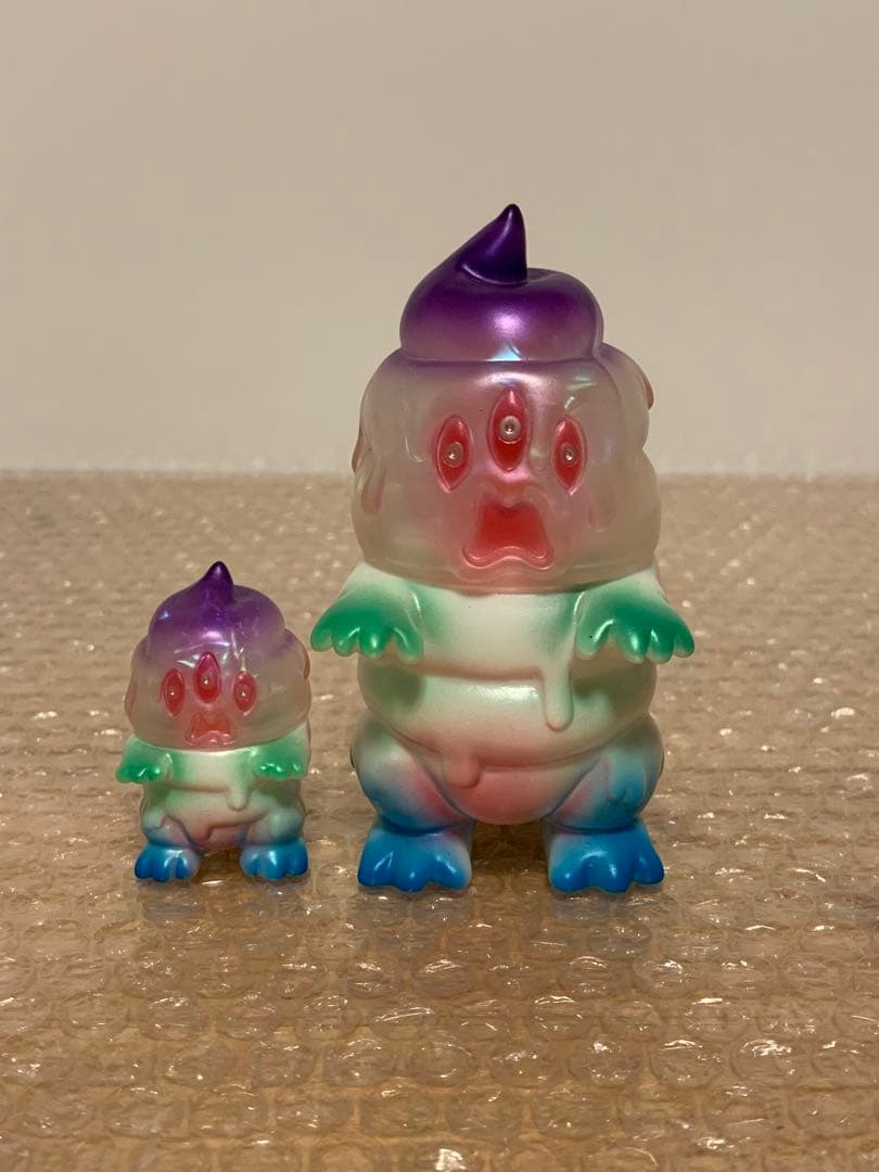 アートジャンキー とぐろ怪獣シットン&ミニシットン 頭部 クリア オーロラ