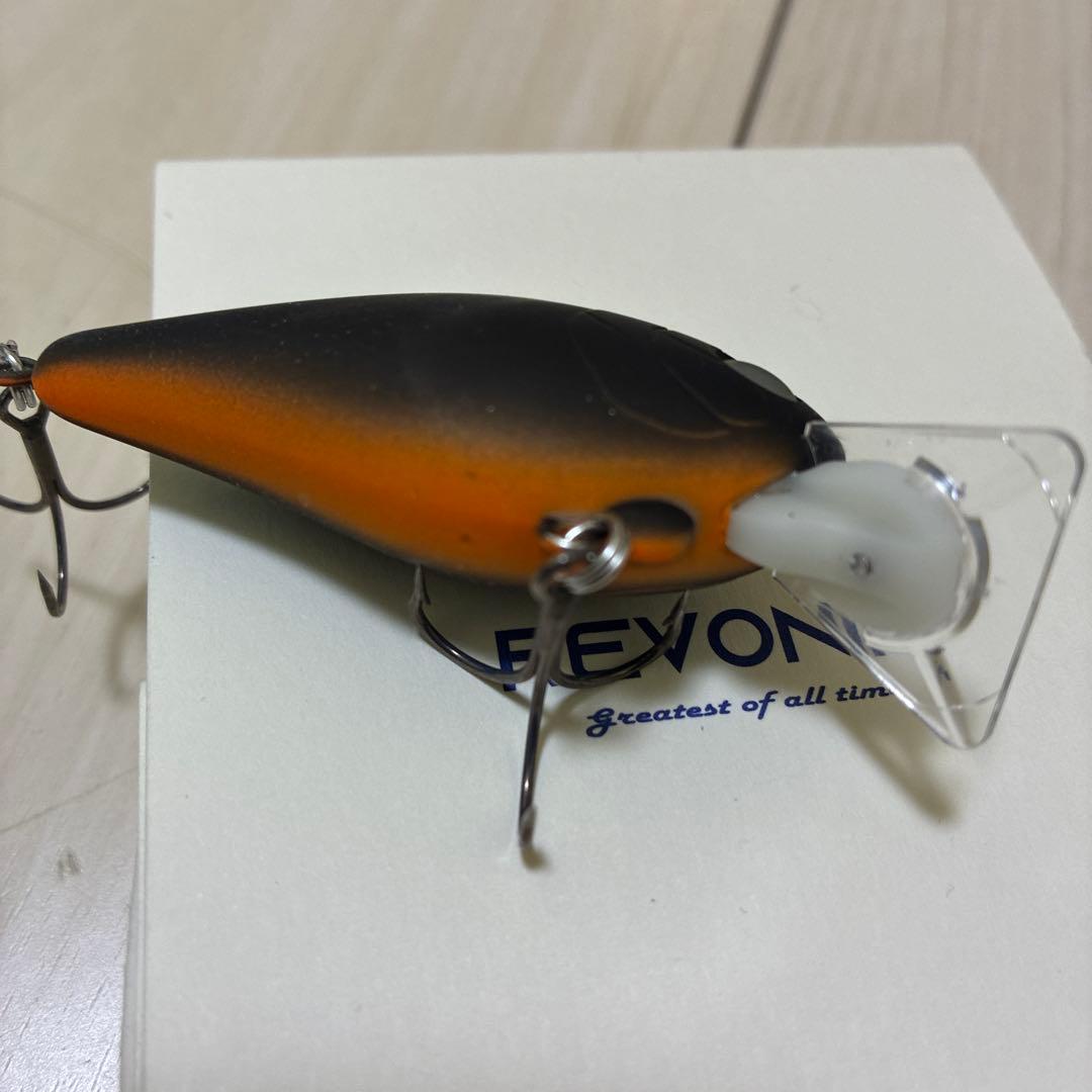 レヴォニック　ドットシックス